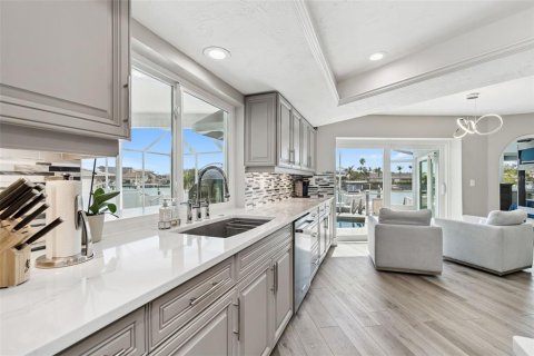 Villa ou maison à vendre à Belleair Beach, Floride: 3 chambres, 229.47 m2 № 2142241 - photo 13