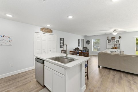 Casa en venta en Port St. Lucie, Florida, 4 dormitorios, 198.25 m2 № 2078353 - foto 9