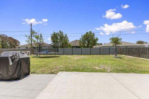 Casa en venta en Port St. Lucie, Florida, 4 dormitorios, 198.25 m2 № 2078353 - foto 28