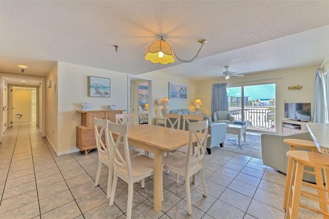Condominio en venta en Redington Shores, Florida, 3 dormitorios, 134.71 m2 № 1833031 - foto 16