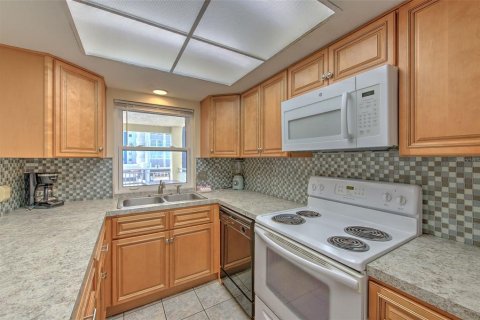 Condominio en venta en Redington Shores, Florida, 3 dormitorios, 134.71 m2 № 1833031 - foto 19