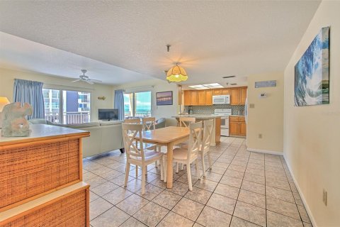 Condominio en venta en Redington Shores, Florida, 3 dormitorios, 134.71 m2 № 1833031 - foto 13