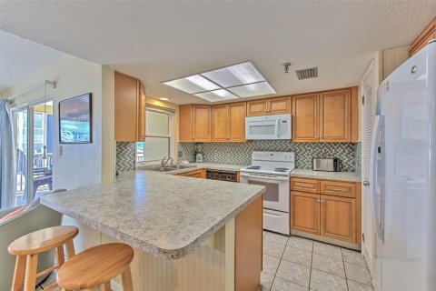 Condominio en venta en Redington Shores, Florida, 3 dormitorios, 134.71 m2 № 1833031 - foto 18