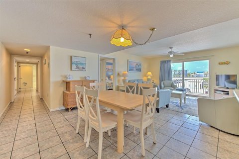 Condominio en venta en Redington Shores, Florida, 3 dormitorios, 134.71 m2 № 1833031 - foto 15