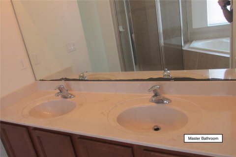House in Kissimmee, Florida 3 bedrooms, 183.11 sq.m. № 2202607 - photo 9