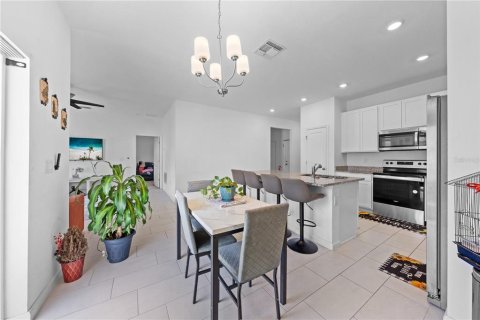 Villa ou maison à vendre à Haines City, Floride: 4 chambres, 154.4 m2 № 2124741 - photo 6
