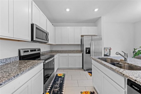 Villa ou maison à vendre à Haines City, Floride: 4 chambres, 154.4 m2 № 2124741 - photo 5