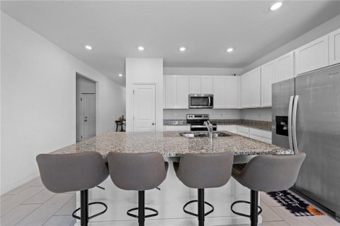 Villa ou maison à vendre à Haines City, Floride: 4 chambres, 154.4 m2 № 2124741 - photo 4