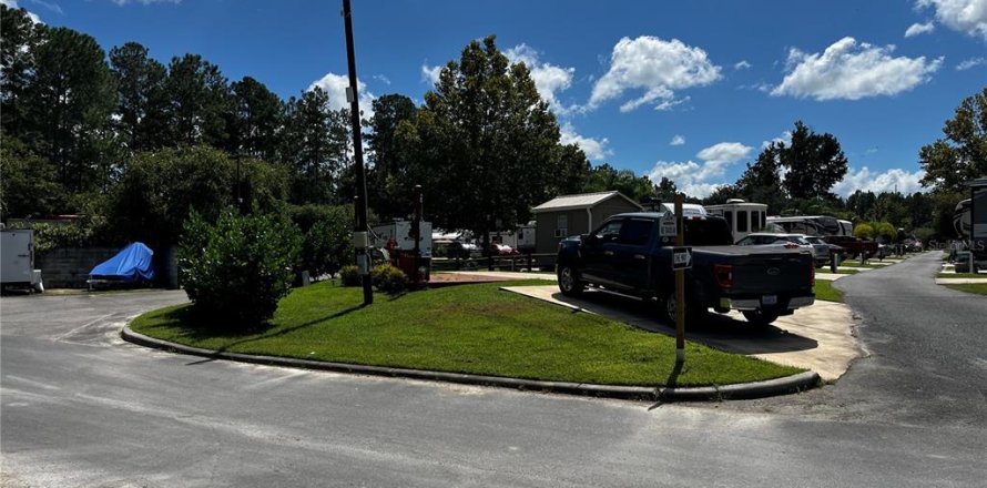 Land in Silver Springs Shores, Florida № 1879137