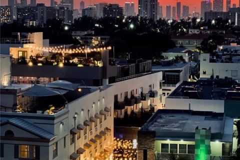 Condo in Miami Beach, Florida, 2 bedrooms  № 1980281 - photo 22