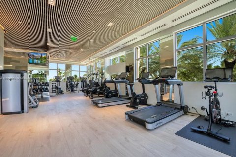 Condo in Miami Beach, Florida, 2 bedrooms  № 1980281 - photo 25