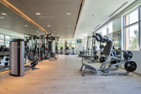 Condo in Miami Beach, Florida, 2 bedrooms  № 1980281 - photo 27