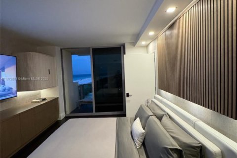 Condo in Miami Beach, Florida, 2 bedrooms  № 1980281 - photo 12