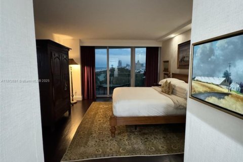 Condo in Miami Beach, Florida, 2 bedrooms  № 1980281 - photo 13