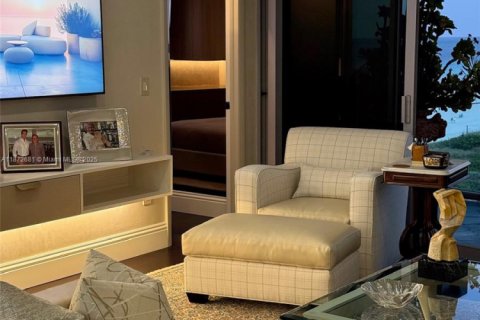 Condo in Miami Beach, Florida, 2 bedrooms  № 1980281 - photo 3