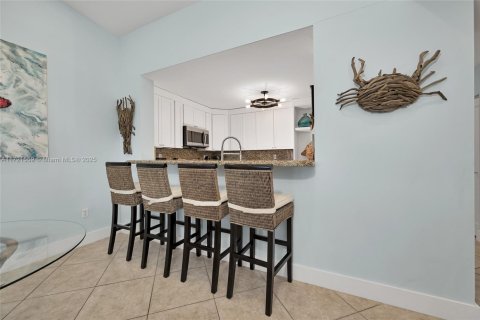 Townhouse in Key Largo, Florida 2 bedrooms, 95.6 sq.m. № 1763657 - photo 11