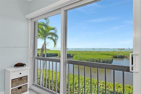 Townhouse in Key Largo, Florida 2 bedrooms, 95.6 sq.m. № 1763657 - photo 17