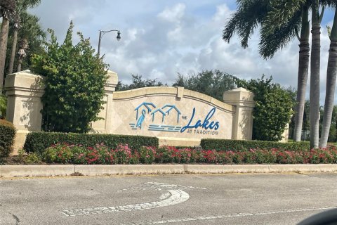 House in Port St. Lucie, Florida 2 bedrooms, 141.77 sq.m. № 2251268