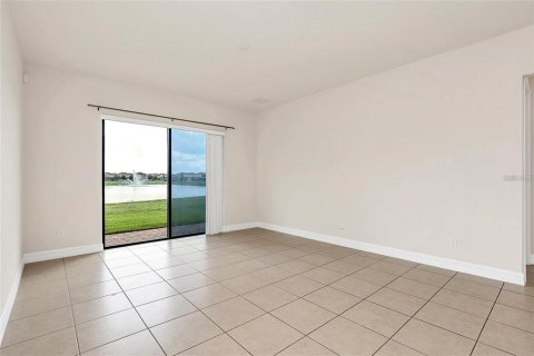 House in Orlando, Florida 4 bedrooms, 204.57 sq.m. № 2120154 - photo 13