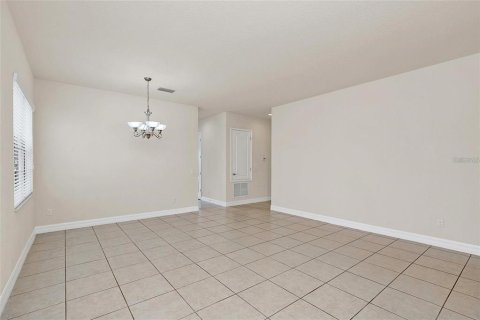House in Orlando, Florida 4 bedrooms, 204.57 sq.m. № 2120154 - photo 8