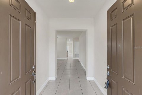 House in Orlando, Florida 4 bedrooms, 204.57 sq.m. № 2120154 - photo 4