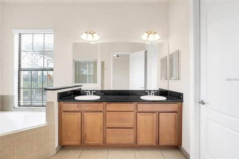 House in Orlando, Florida 4 bedrooms, 204.57 sq.m. № 2120154 - photo 20