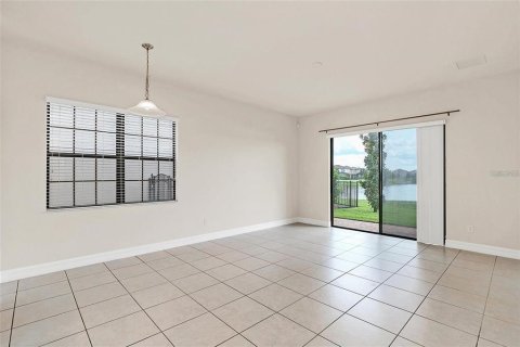 House in Orlando, Florida 4 bedrooms, 204.57 sq.m. № 2120154 - photo 15
