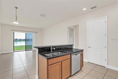 House in Orlando, Florida 4 bedrooms, 204.57 sq.m. № 2120154 - photo 10
