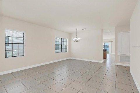 House in Orlando, Florida 4 bedrooms, 204.57 sq.m. № 2120154 - photo 5