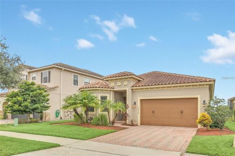 House in Orlando, Florida 4 bedrooms, 204.57 sq.m. № 2120154 - photo 2