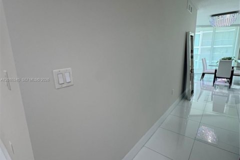 Condo in Sunny Isles Beach, Florida, 3 bedrooms  № 2338369 - photo 9