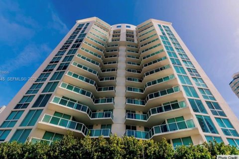 Condo in Sunny Isles Beach, Florida, 3 bedrooms  № 2338369