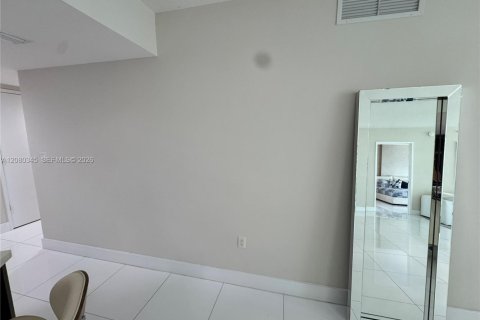 Condo in Sunny Isles Beach, Florida, 3 bedrooms  № 2338369 - photo 15