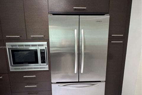 Condo in Sunny Isles Beach, Florida, 3 bedrooms  № 2338369 - photo 12