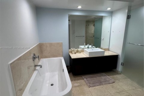 Condo in Sunny Isles Beach, Florida, 3 bedrooms  № 2338369 - photo 20