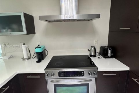 Condo in Sunny Isles Beach, Florida, 3 bedrooms  № 2338369 - photo 13