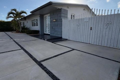 Casa en alquiler en Miami, Florida, 3 dormitorios, 161.65 m2 № 1998553 - foto 5