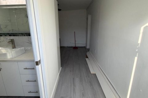 Casa en alquiler en Miami, Florida, 3 dormitorios, 161.65 m2 № 1998553 - foto 29