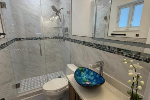Casa en alquiler en Miami, Florida, 3 dormitorios, 161.65 m2 № 1998553 - foto 23