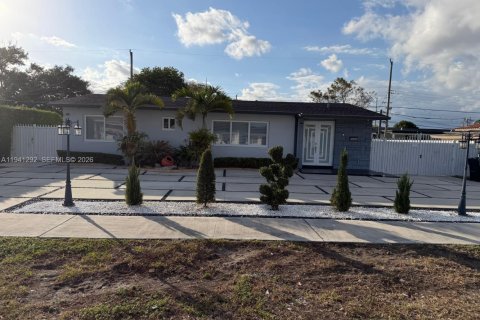 Casa en Miami, Florida 3 dormitorios, 161.65 m2 № 1998553