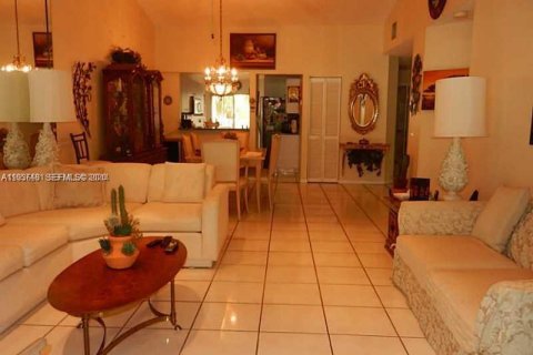 Casa en alquiler en Davie, Florida, 2 dormitorios, 129.13 m2 № 2011459 - foto 3