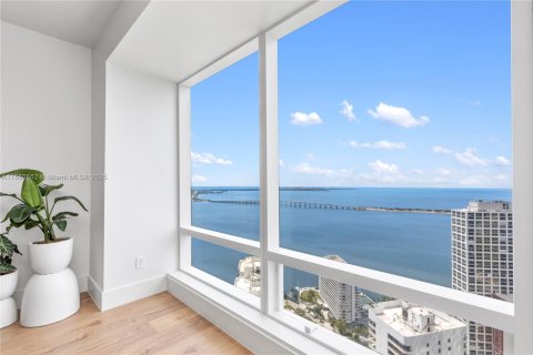 Condo in Miami, Florida, 2 bedrooms  № 1889235 - photo 1