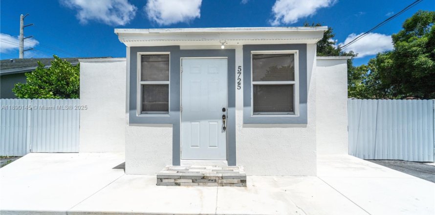 Villa ou maison à Miami, Floride 2 chambres, 67.82 m2 № 1939095