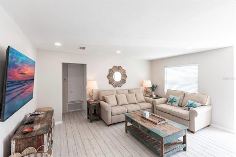 Casa en alquiler en Sarasota, Florida, 2 dormitorios, 144.18 m2 № 2108708 - foto 3