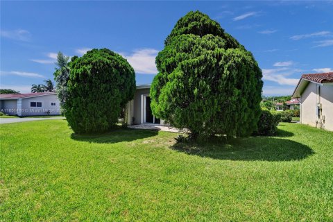 House in Plantation, Florida 2 bedrooms, 166.11 sq.m. № 1957457 - photo 10