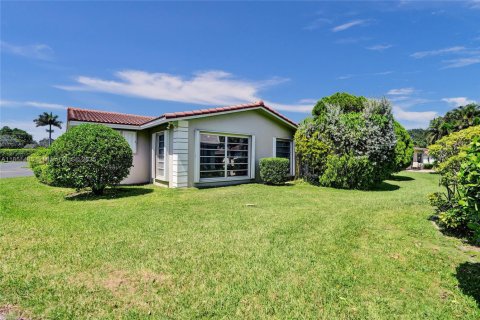 House in Plantation, Florida 2 bedrooms, 166.11 sq.m. № 1957457 - photo 12