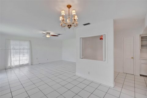 House in Plantation, Florida 2 bedrooms, 166.11 sq.m. № 1957457 - photo 20