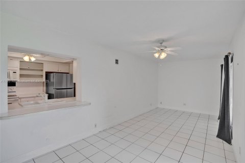 House in Plantation, Florida 2 bedrooms, 166.11 sq.m. № 1957457 - photo 23