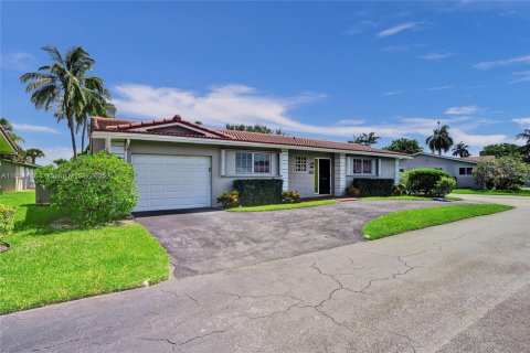 House in Plantation, Florida 2 bedrooms, 166.11 sq.m. № 1957457 - photo 6