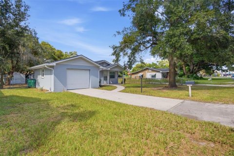 House in Zephyrhills, Florida 2 bedrooms, 92.62 sq.m. № 2390918 - photo 26
